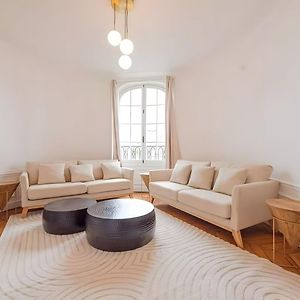 Appartement à 2 Chambres à Coucher