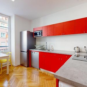 Appartement à 2 Chambres à Coucher
