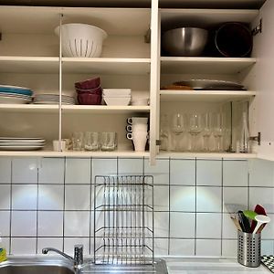 Central 2 bedroom flat in heart of Eaux-vives