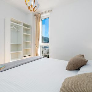 Appartement à 2 Chambres à Coucher