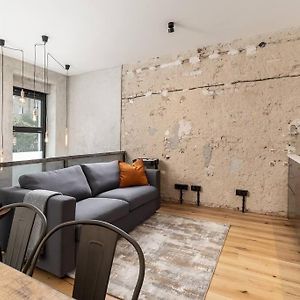 Industrial 40sqm 3room maisonette apt near center