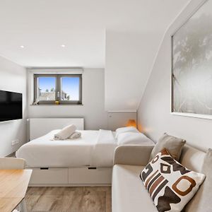 Modern Limpertsberg Studio Near City Center