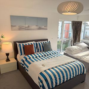 Luxury Rooms - Pick A Room - Free Parking & Kitchen Access, Near Etihad Stadium, The Coop Live & Piccadilly Station, Manchester
