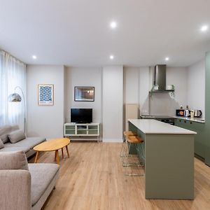 Appartement à 3 Chambres à Coucher