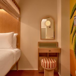Cabine Juste Pour Femmes