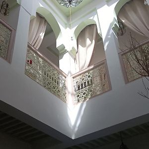 Dar Le Monde