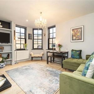 Appartement à 3 Chambres à Coucher