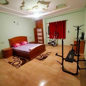 Appartement à 2 Chambres à Coucher