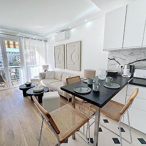 Appartement à 2 Chambres à Coucher