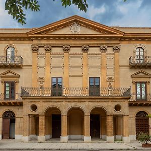 Palazzo De Gregorio - Apartments