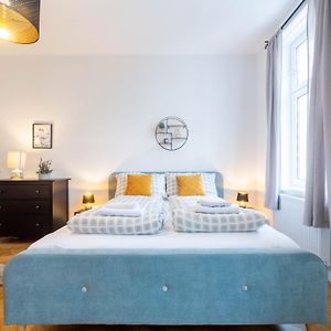 Appartement à 2 Chambres à Coucher