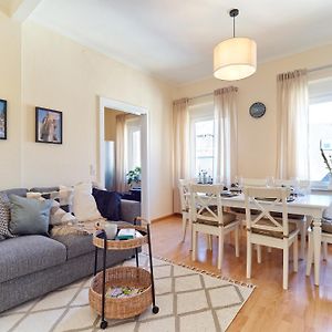 Appartement à 2 Chambres à Coucher