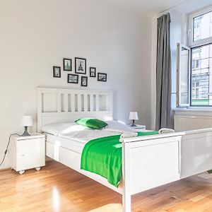 Appartement à 3 Chambres à Coucher