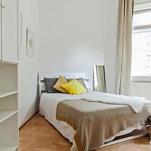 Appartement à 3 Chambres à Coucher