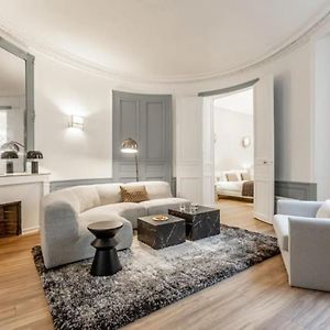 Appartement à 2 Chambres à Coucher
