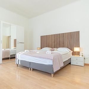 Appartement à 2 Chambres à Coucher