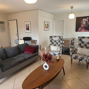 Appartement à 3 Chambres à Coucher