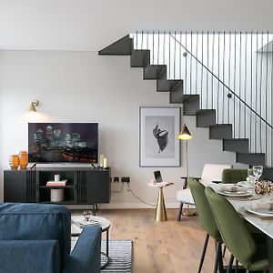 Urban Chic - Clink Street