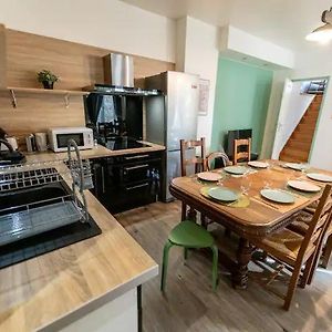 Appartement à 4 Chambres à Coucher