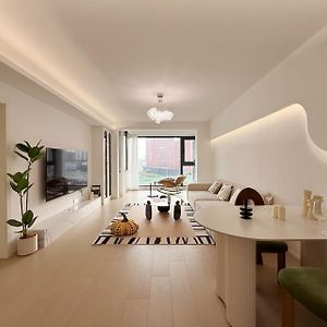 Appartement à 4 Chambres à Coucher