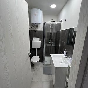 Appartement de Luxe à 2 Chambres à Coucher