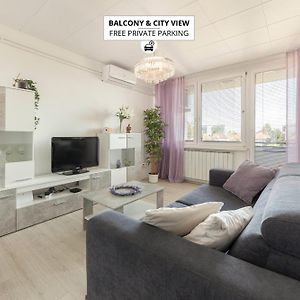 Bh Rose Apartment