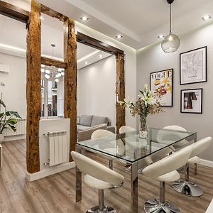 Appartement à 2 Chambres à Coucher