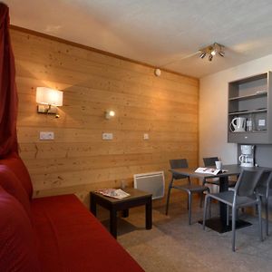 Studio Lit King-Size