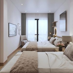 Le Petit Hotel & Travel