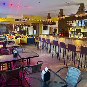 Tiki Taka Hostel & Pub