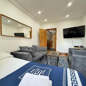 Marble Arch Service Apartment