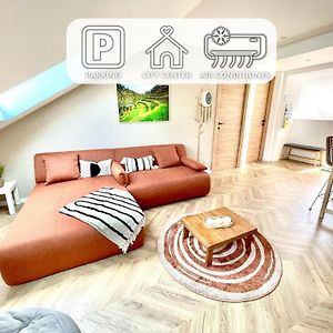 Appartement de Luxe à 2 Chambres à Coucher