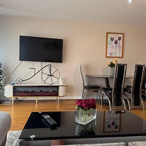 Appartement à 2 Chambres à Coucher