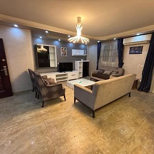 Appartement à 3 Chambres à Coucher