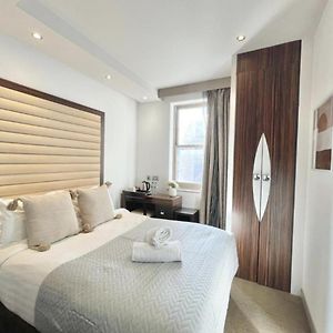 Private Bathroom King Room