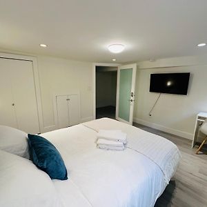 Quiet Basement Suite Steps From Quilchena Park In Vancouver