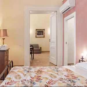 Appartement de Luxe à 2 Chambres à Coucher