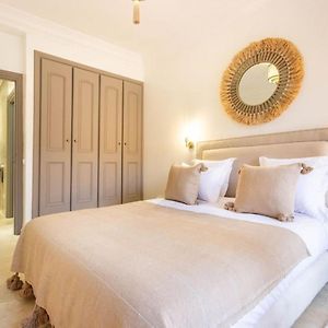 Appartement de Luxe à 2 Chambres à Coucher