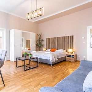 Appartement à 2 Chambres à Coucher