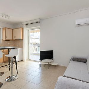 'Microcosmos 2' Urban Flat In Neos Kosmos