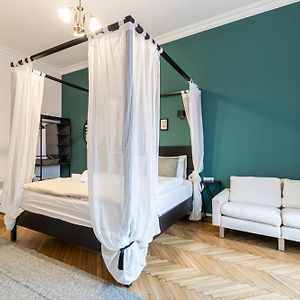 Appartement à 3 Chambres à Coucher