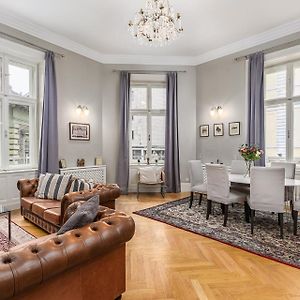 Appartement à 3 Chambres à Coucher