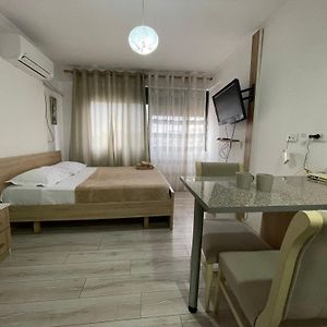 Downtown Modern Studio Apartment