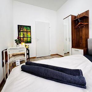 Stylish 4Br Shared Apt -10 Min Transport To Stadthalle