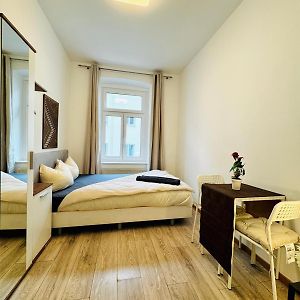 Appartement à 4 Chambres à Coucher