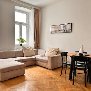 Appartement à 3 Chambres à Coucher
