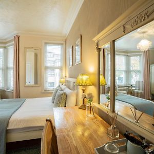 Lina Guest House