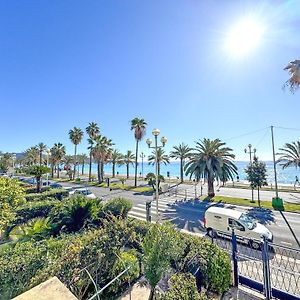 Promenade Holiday - Suffren Beach