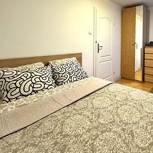 Appartement à 3 Chambres à Coucher