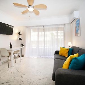Studio Lit King-Size